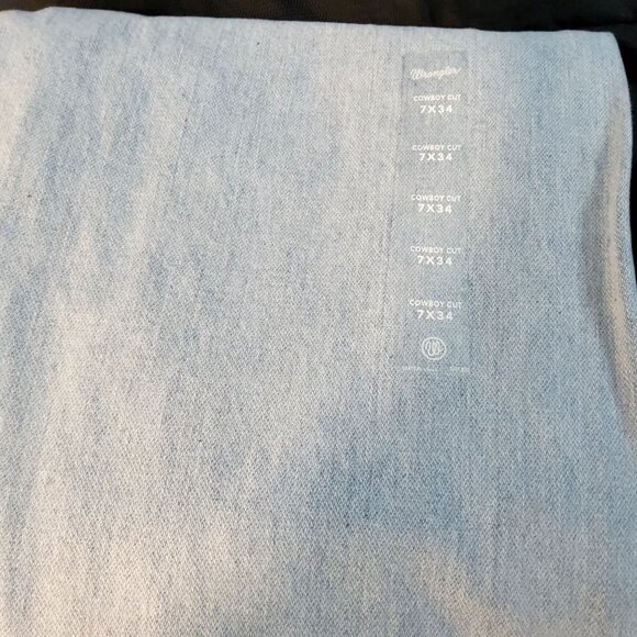 Wrangler Mens 5-Pocket Design  Natural Rise Cowboy Cut Jeans Light Blue Denim - Picture 7 of 9